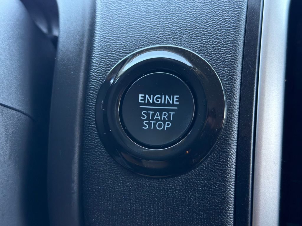 Used 2025 Ford Expedition Active image 5