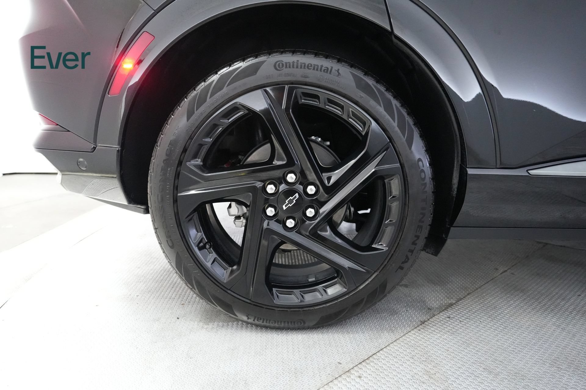 Used 2024 Chevrolet Equinox EV RS FWD image 22