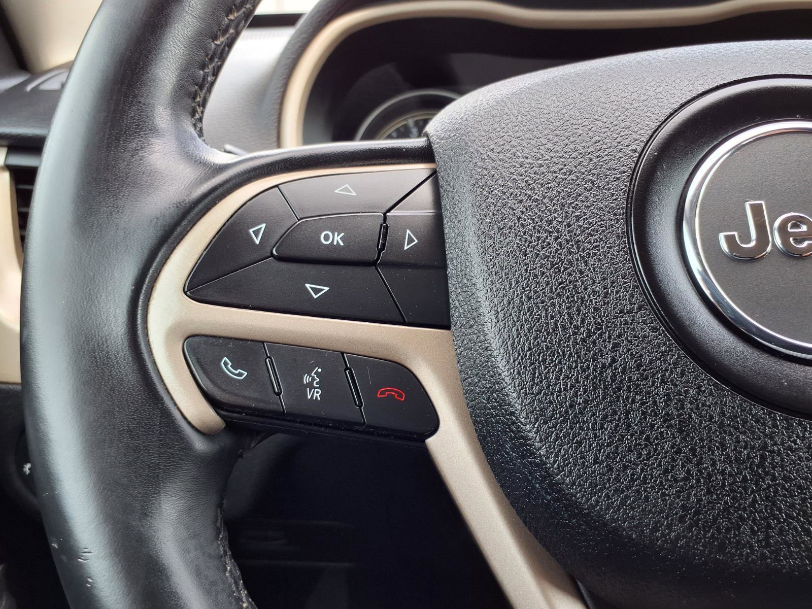 Used 2015 Jeep Cherokee Latitude FWD image 18