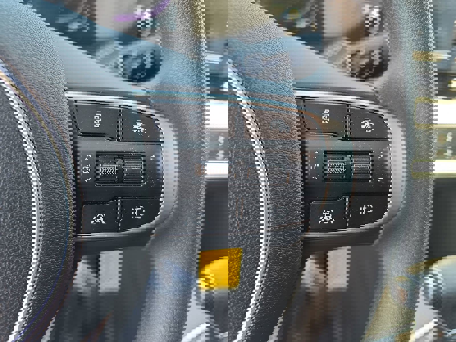 Used 2025 Kia Sportage LX image 18