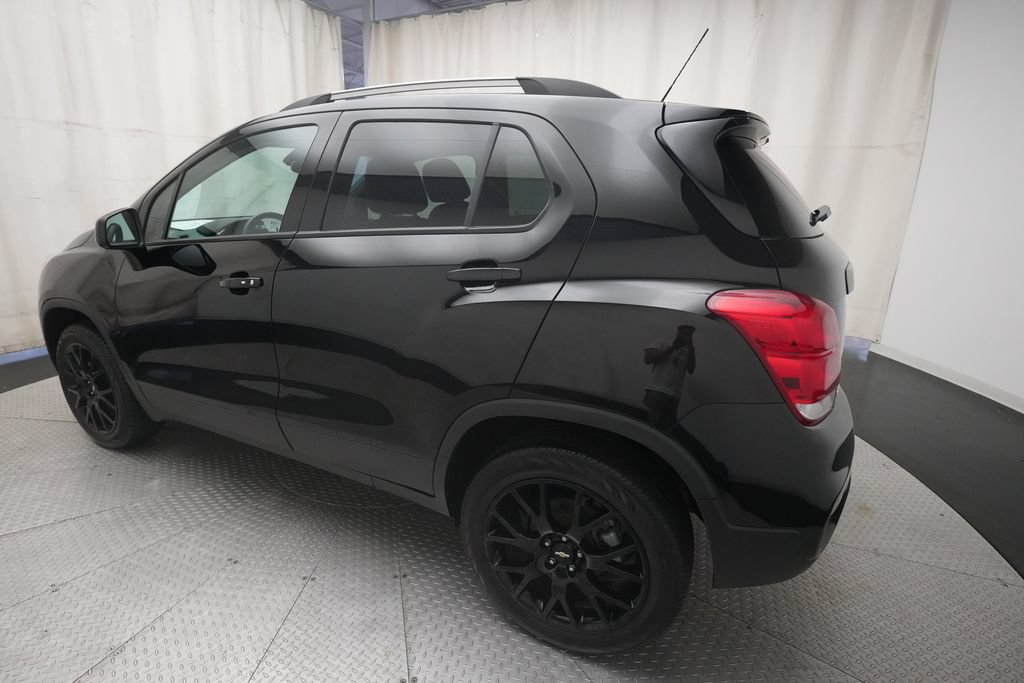 Used 2022 Chevrolet Trax LT w/ Midnight Edition AWD/4WD image 32