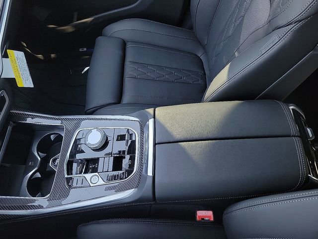 New 2026 BMW X7 M60i w/ Climate Comfort Package AWD/4WD image 30