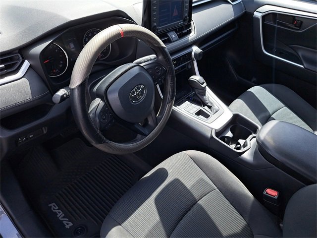 Used 2021 Toyota RAV4 LE image 19
