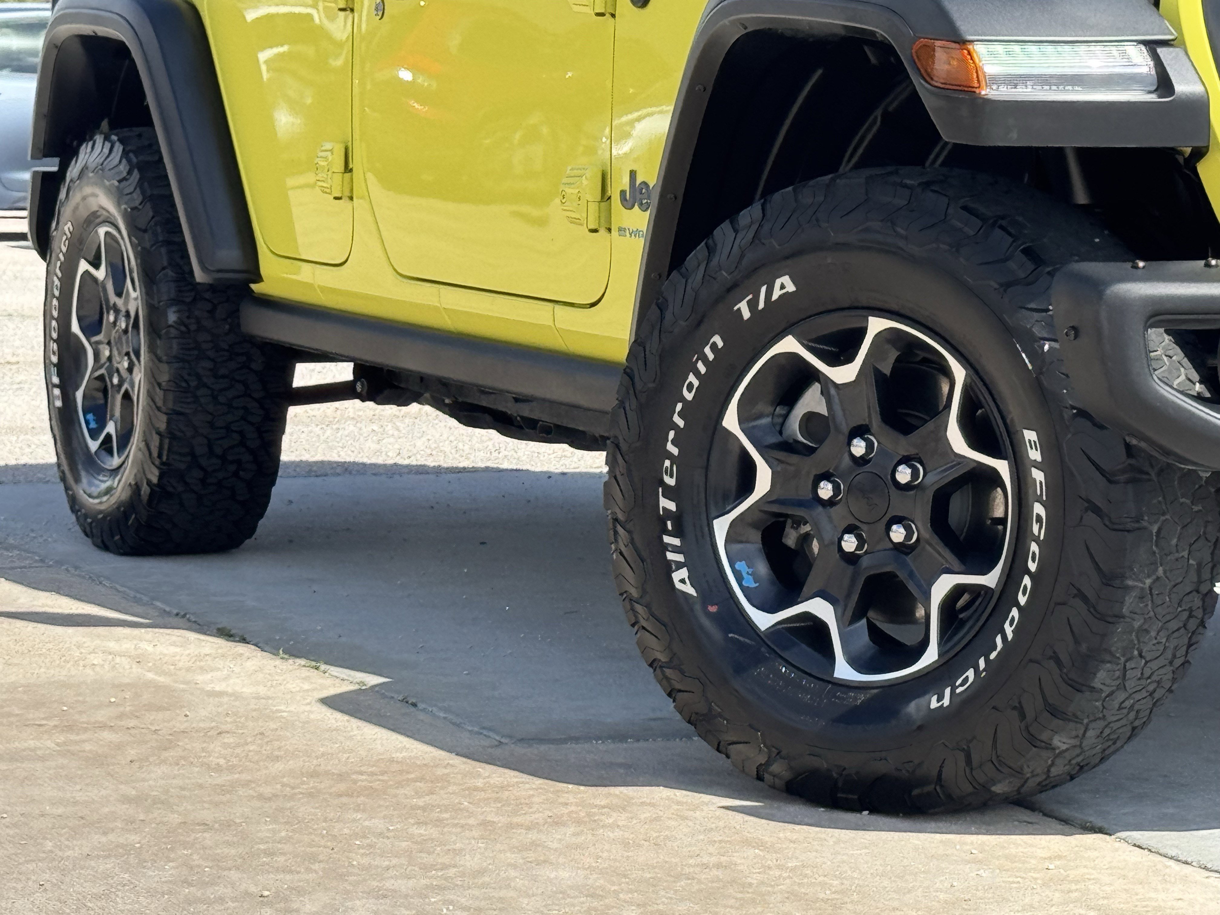 Used 2023 Jeep Wrangler Unlimited Rubicon 4xe w/ Steel Bumper Group image 13