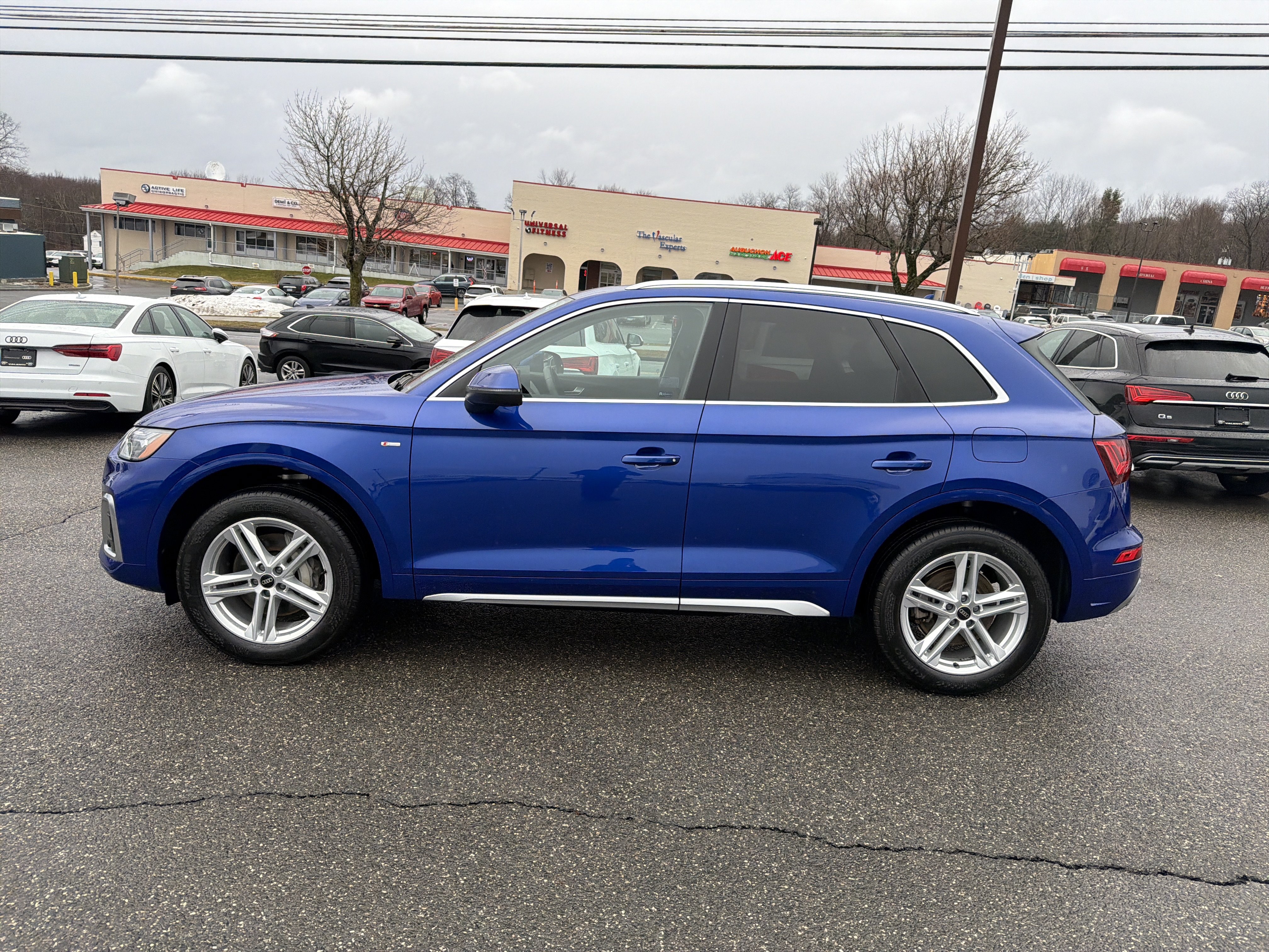 Certified 2024 Audi Q5 e Premium Plus w/ Premium Plus Package AWD/4WD image 4