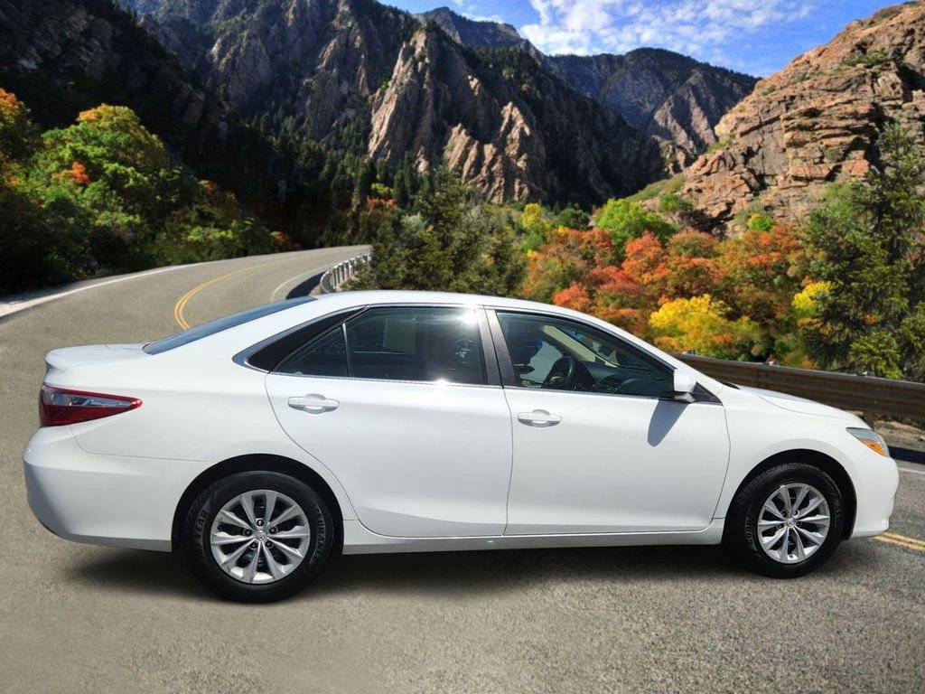 Used 2016 Toyota Camry LE FWD image 2