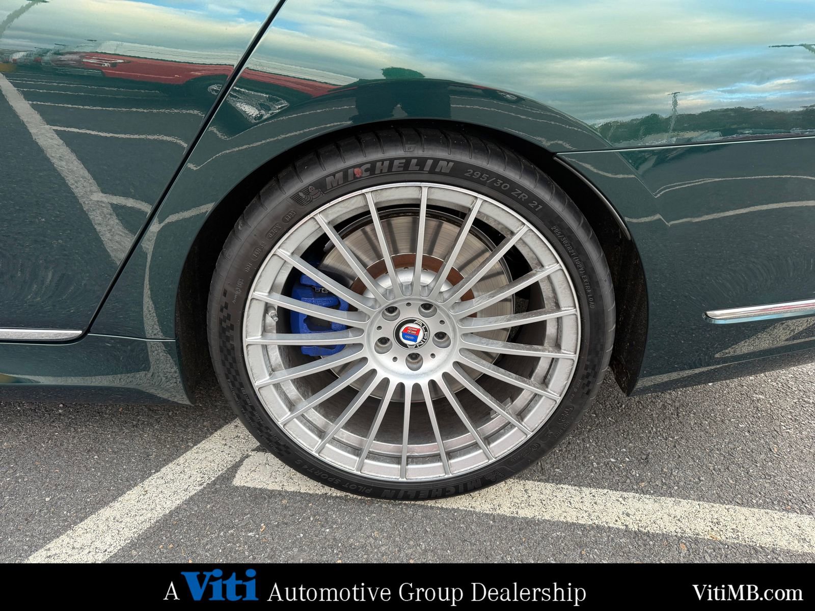 Used 2022 BMW ALPINA B7 xDrive w/ Luxury Rear Seating Package image 13