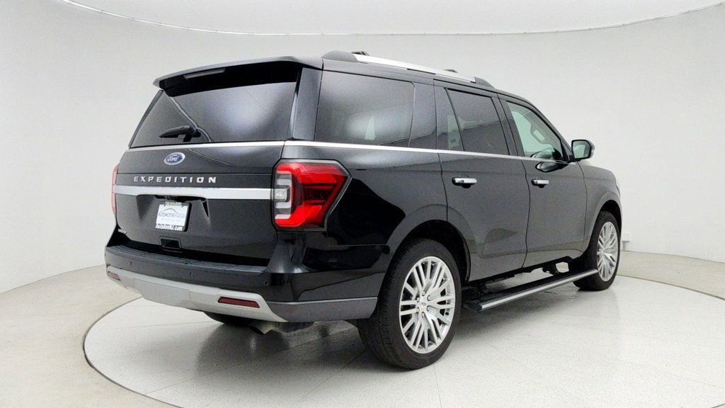 Used 2024 Ford Expedition Limited image 5