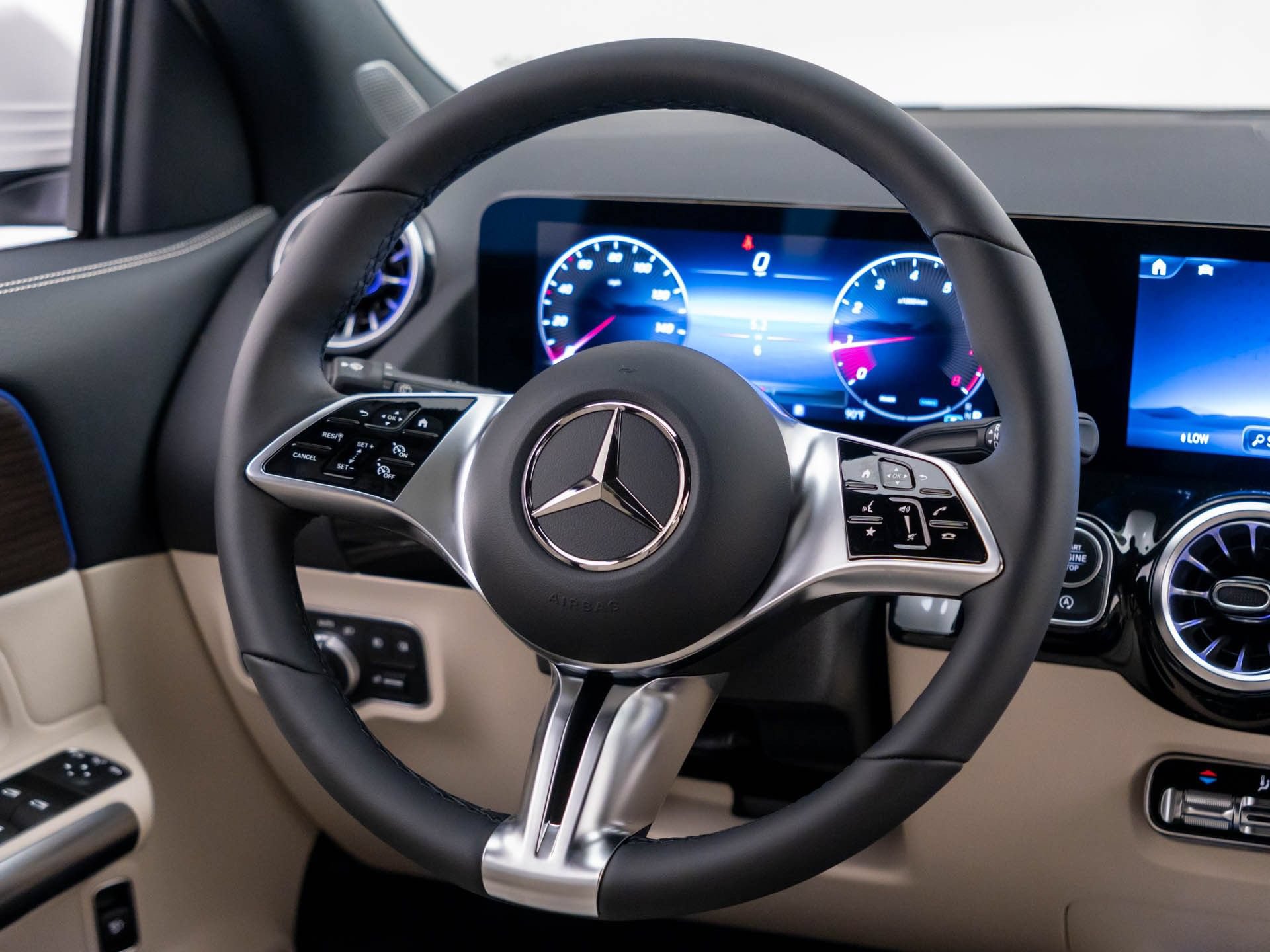 New 2026 Mercedes-Benz GLA 250 4MATIC image 11