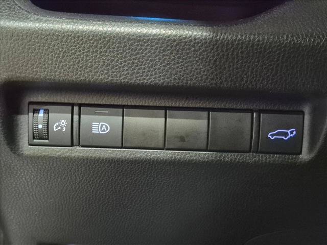 Used 2022 Toyota RAV4 XSE AWD/4WD image 14