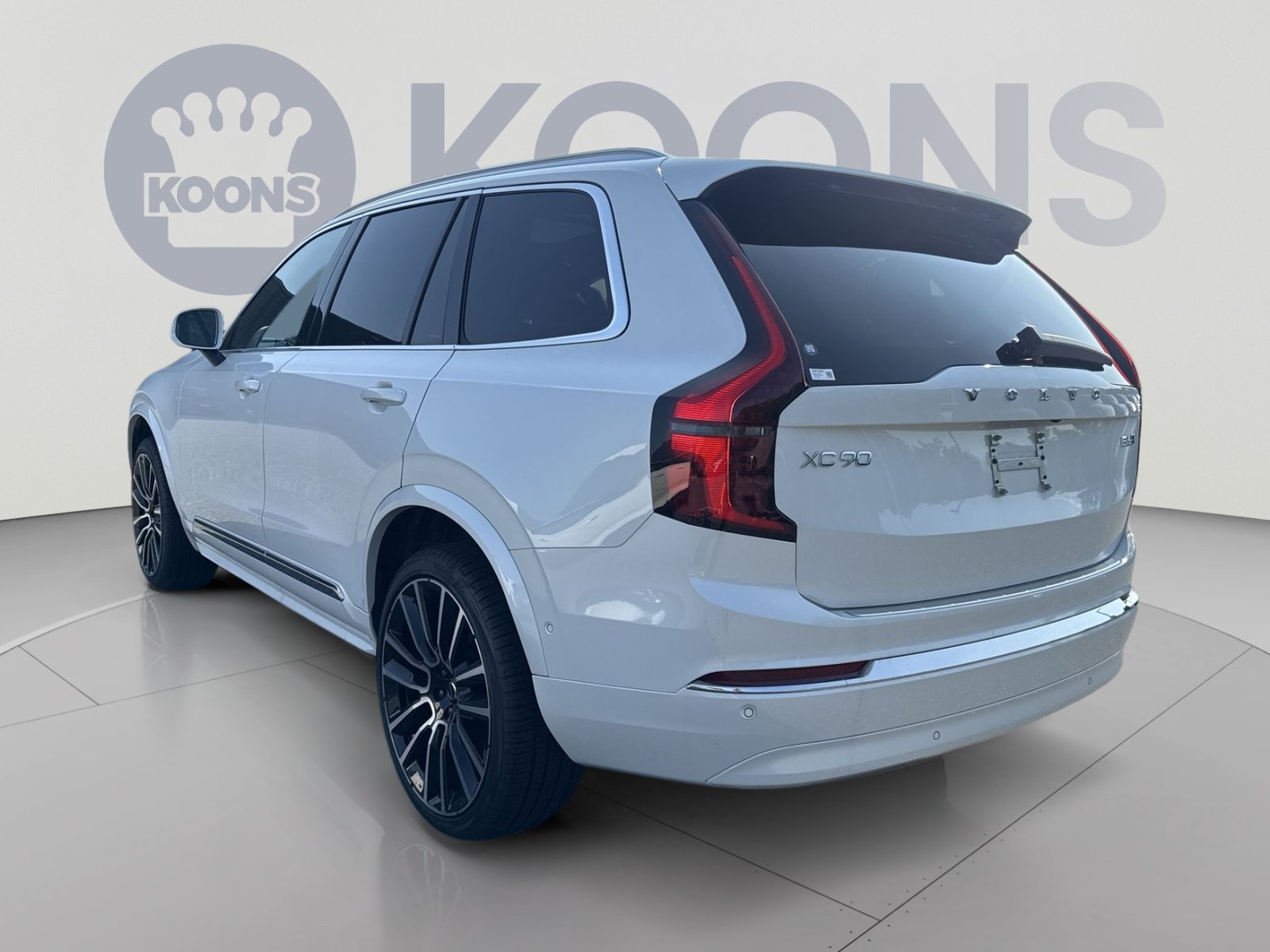 New 2026 Volvo XC90 B6 Plus w/ Protection Package Premier AWD/4WD image 4