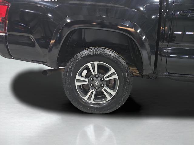 Used 2018 Toyota Tacoma TRD Sport image 13