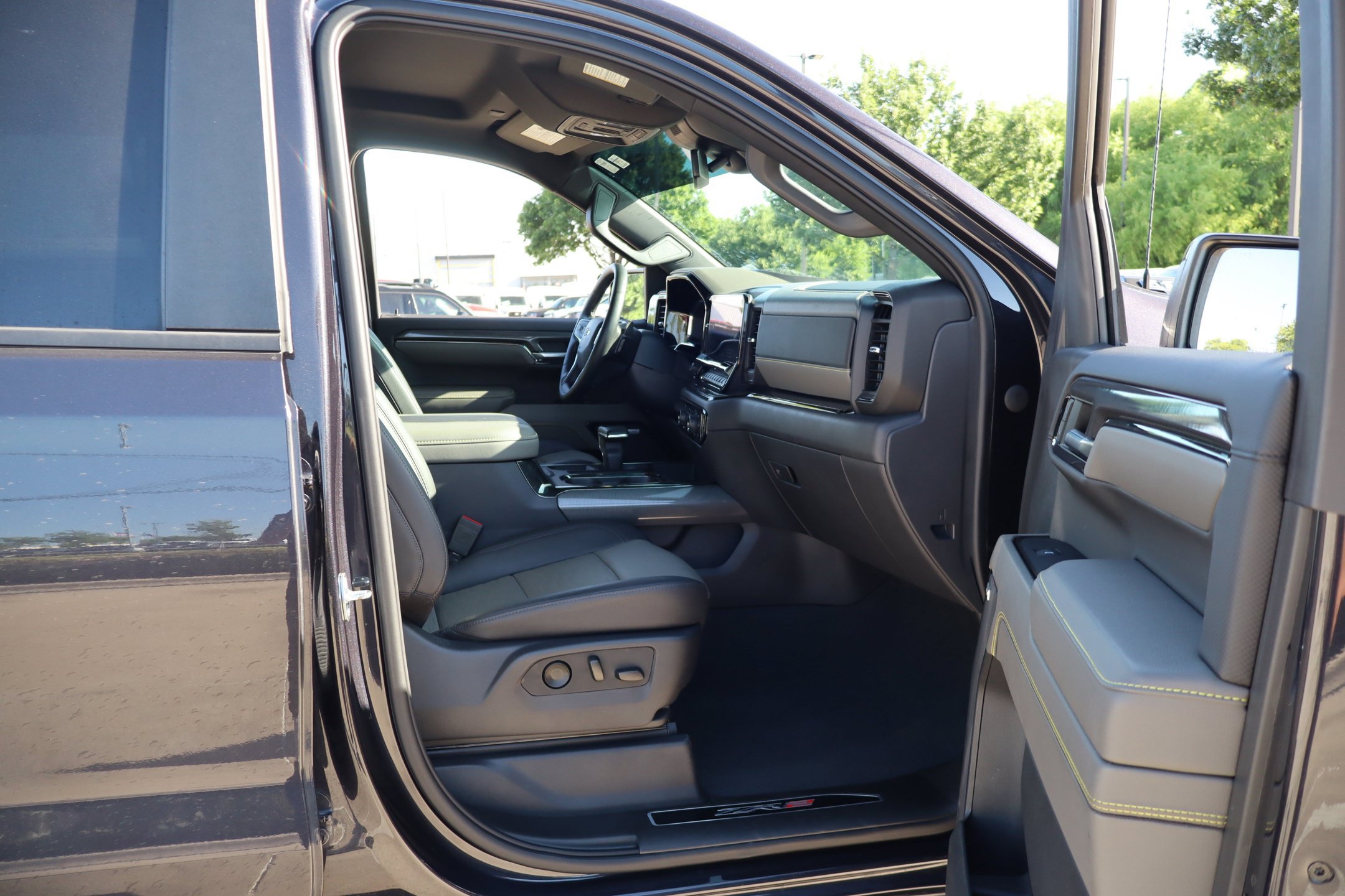 Used 2023 Chevrolet Silverado 1500 ZR2 AWD/4WD image 32