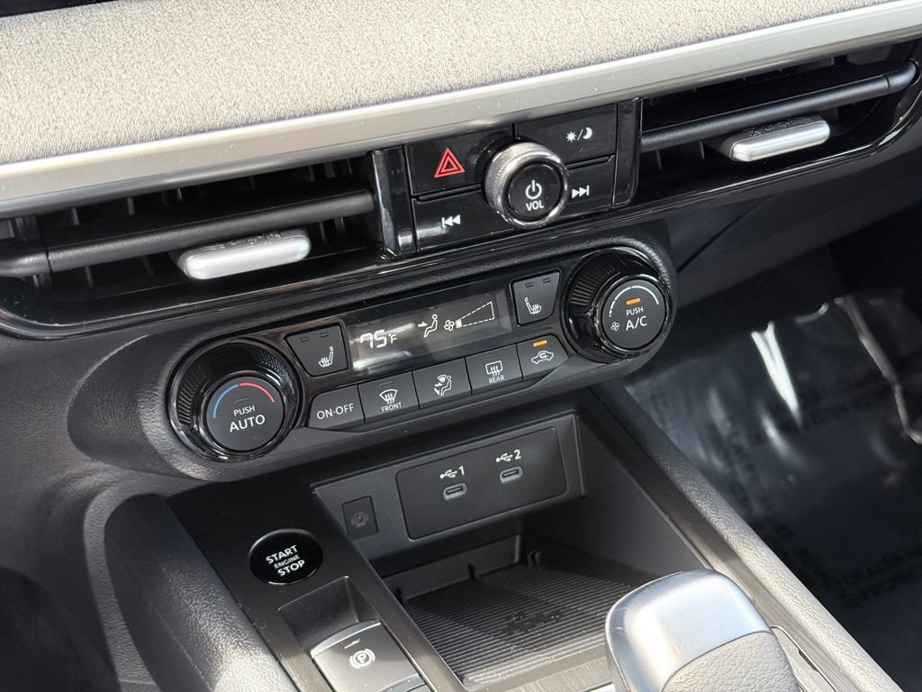 Used 2026 Nissan Kicks SV w/ SV Premium Package AWD/4WD image 17
