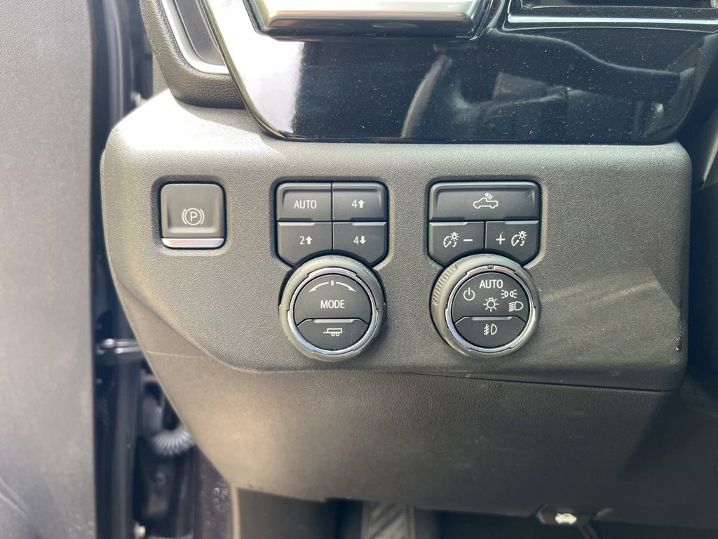 Used 2023 Chevrolet Silverado 1500 RST AWD/4WD image 15