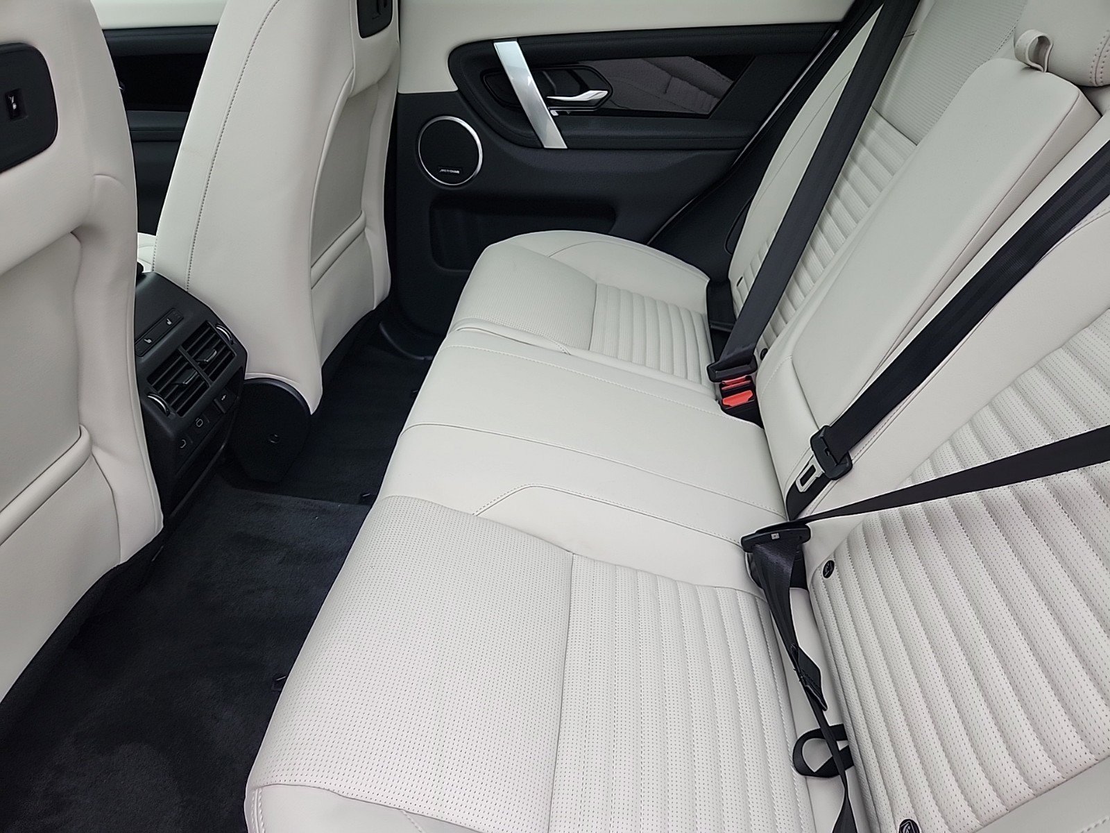 Certified 2025 Land Rover Discovery Sport S image 5