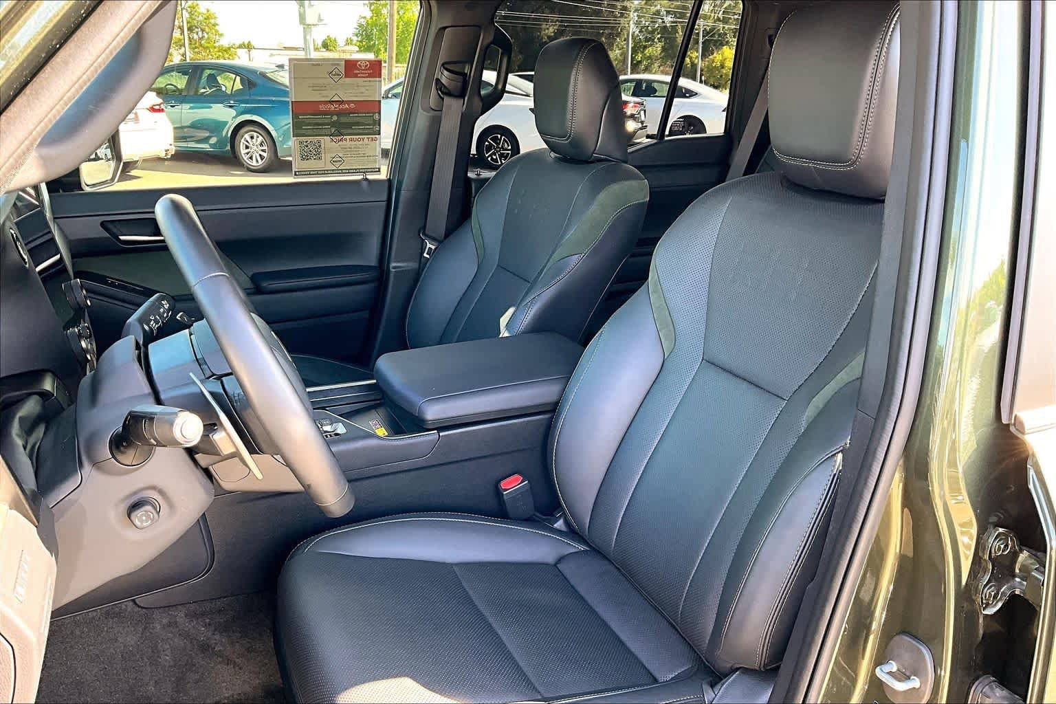 Used 2025 Lexus GX 550 AWD/4WD image 7