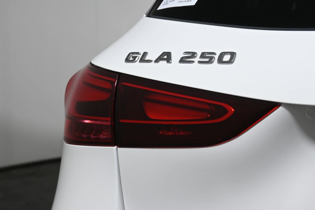 Certified 2026 Mercedes-Benz GLA 250 4MATIC image 12