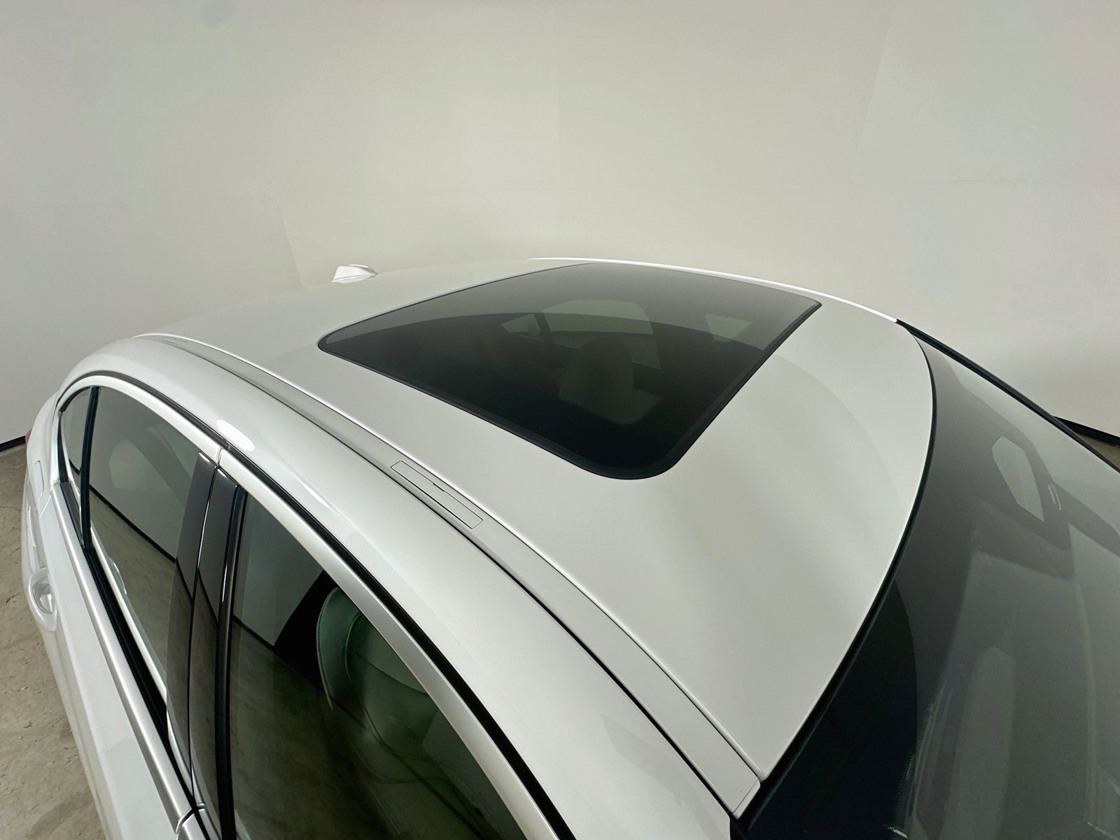 New 2026 BMW 330i xDrive Sedan AWD/4WD image 11