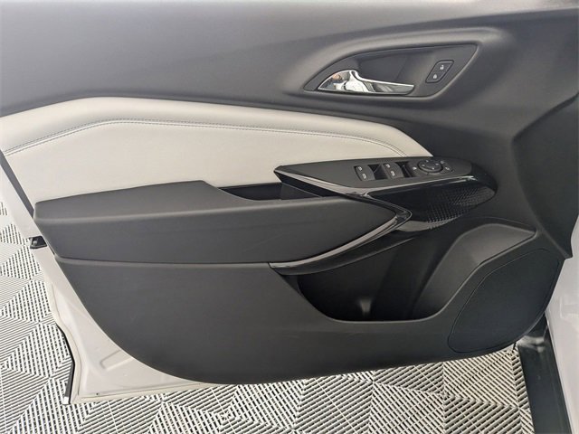 Used 2025 Chevrolet Trax LT w/ LT Convenience Package image 10