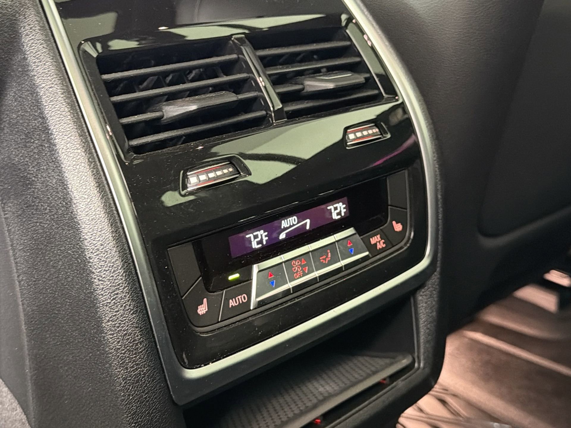 Used 2026 BMW X7 M60i image 27