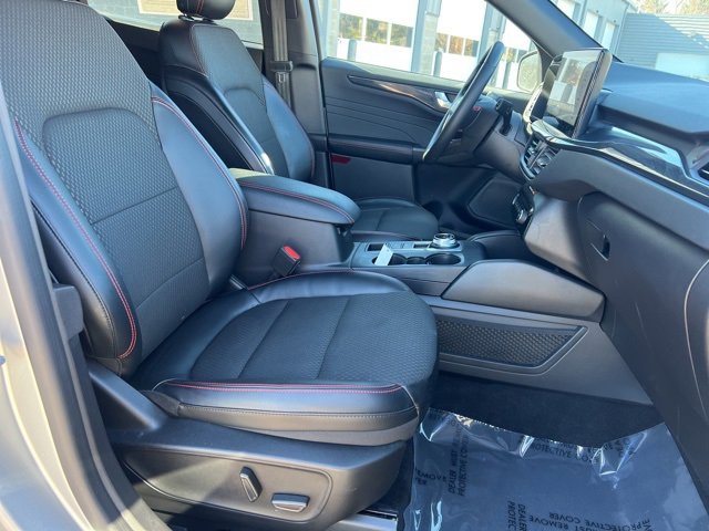 Used 2023 Ford Escape ST-Line Elite image 11