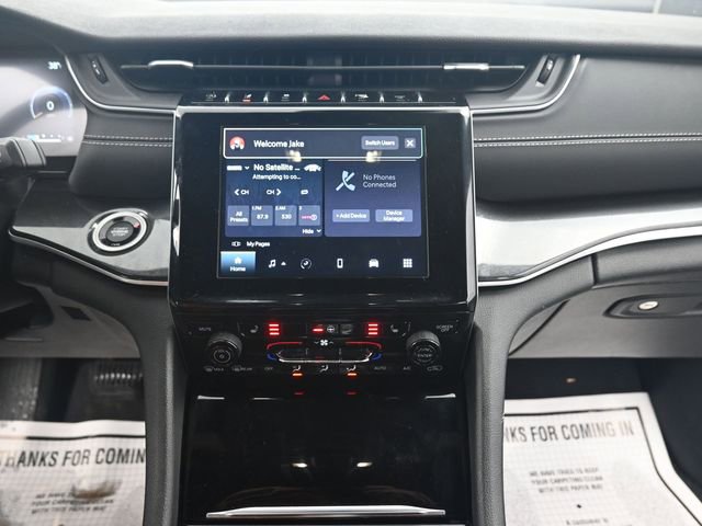 Used 2023 Jeep Grand Cherokee L Laredo image 17