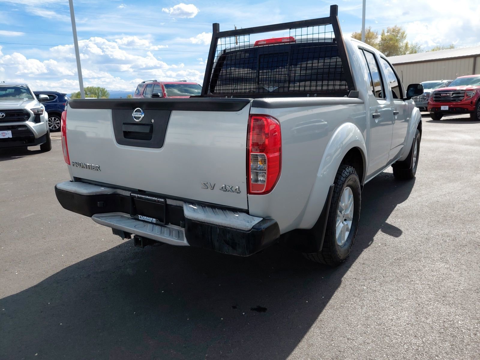 Used 2018 Nissan Frontier SV image 3
