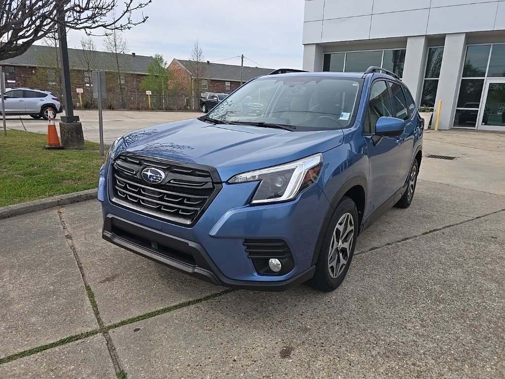 Used 2022 Subaru Forester Premium image 11