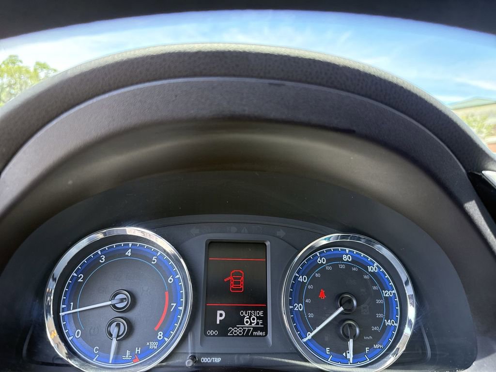 Used 2017 Toyota Corolla LE FWD image 16