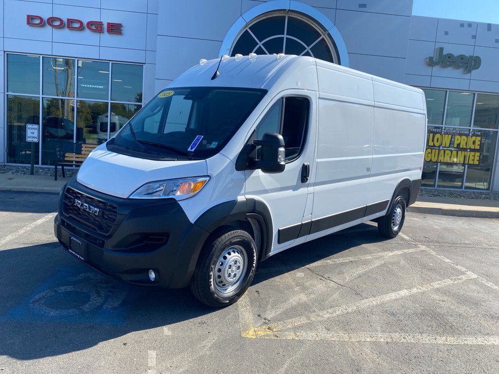 Used 2025 RAM ProMaster 2500 w/ Premium Convenience Group FWD image 1