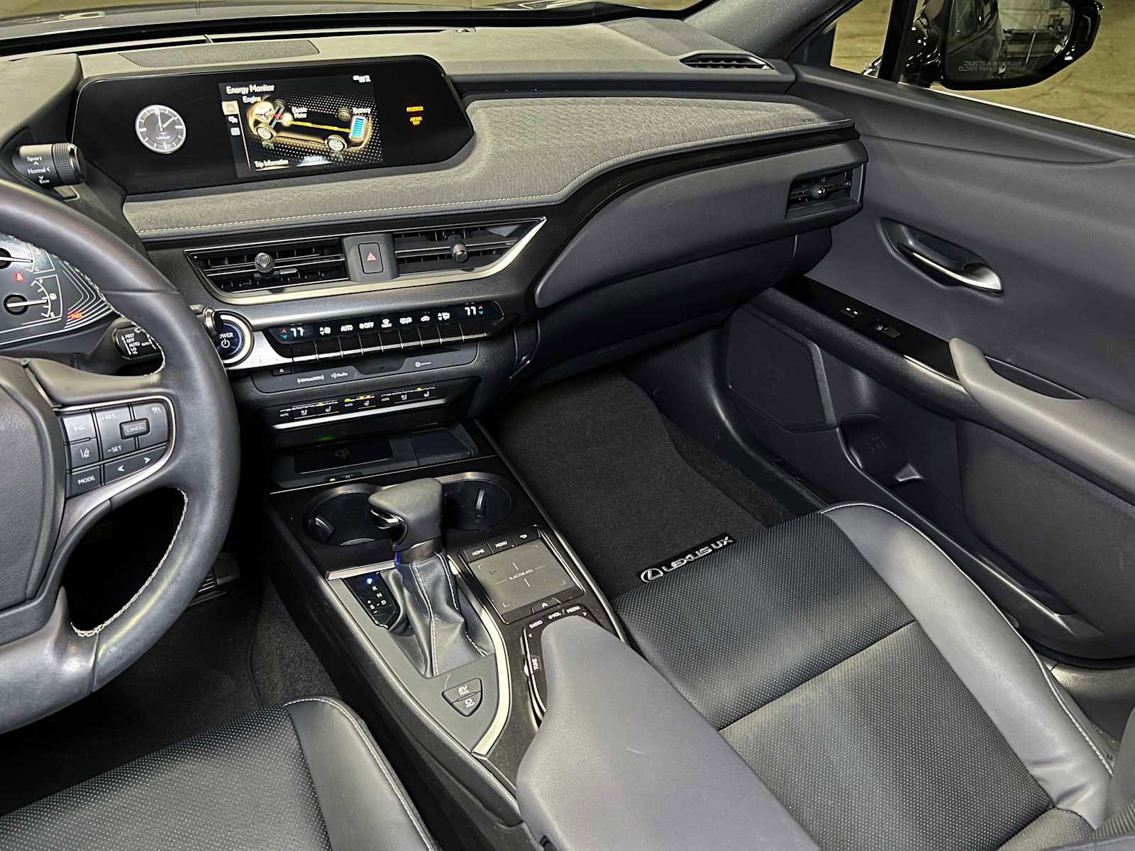 Used 2021 Lexus UX 250h w/ Premium Package image 39