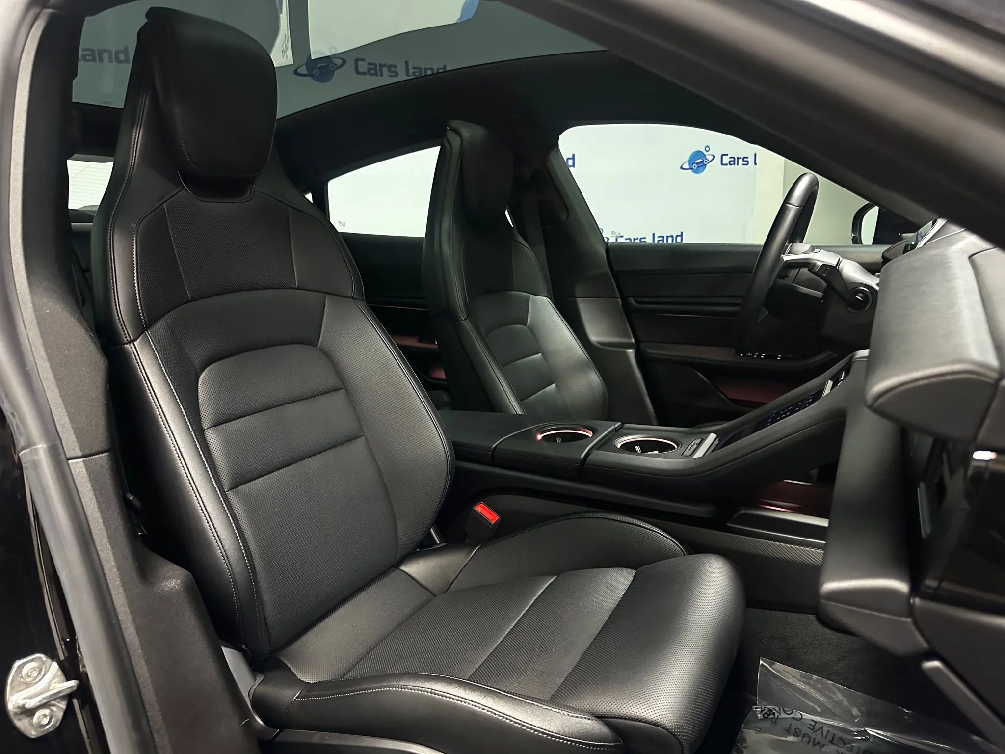 Used 2022 Porsche Taycan image 25