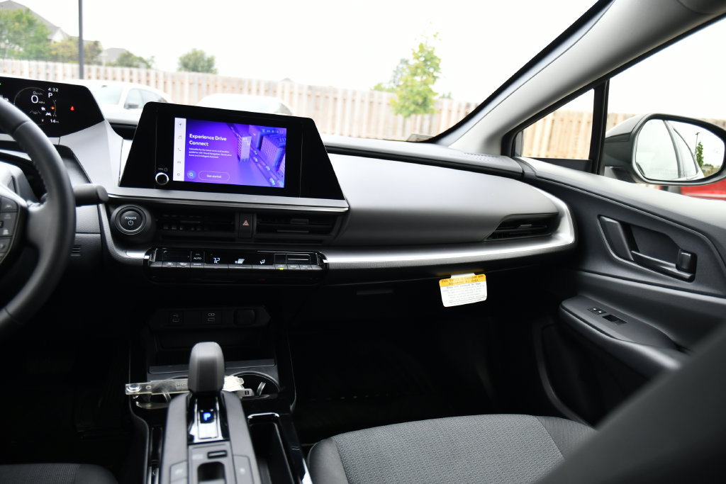 Used 2024 Toyota Prius LE FWD image 24