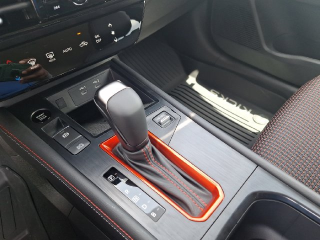New 2026 Nissan Kicks SR FWD image 23