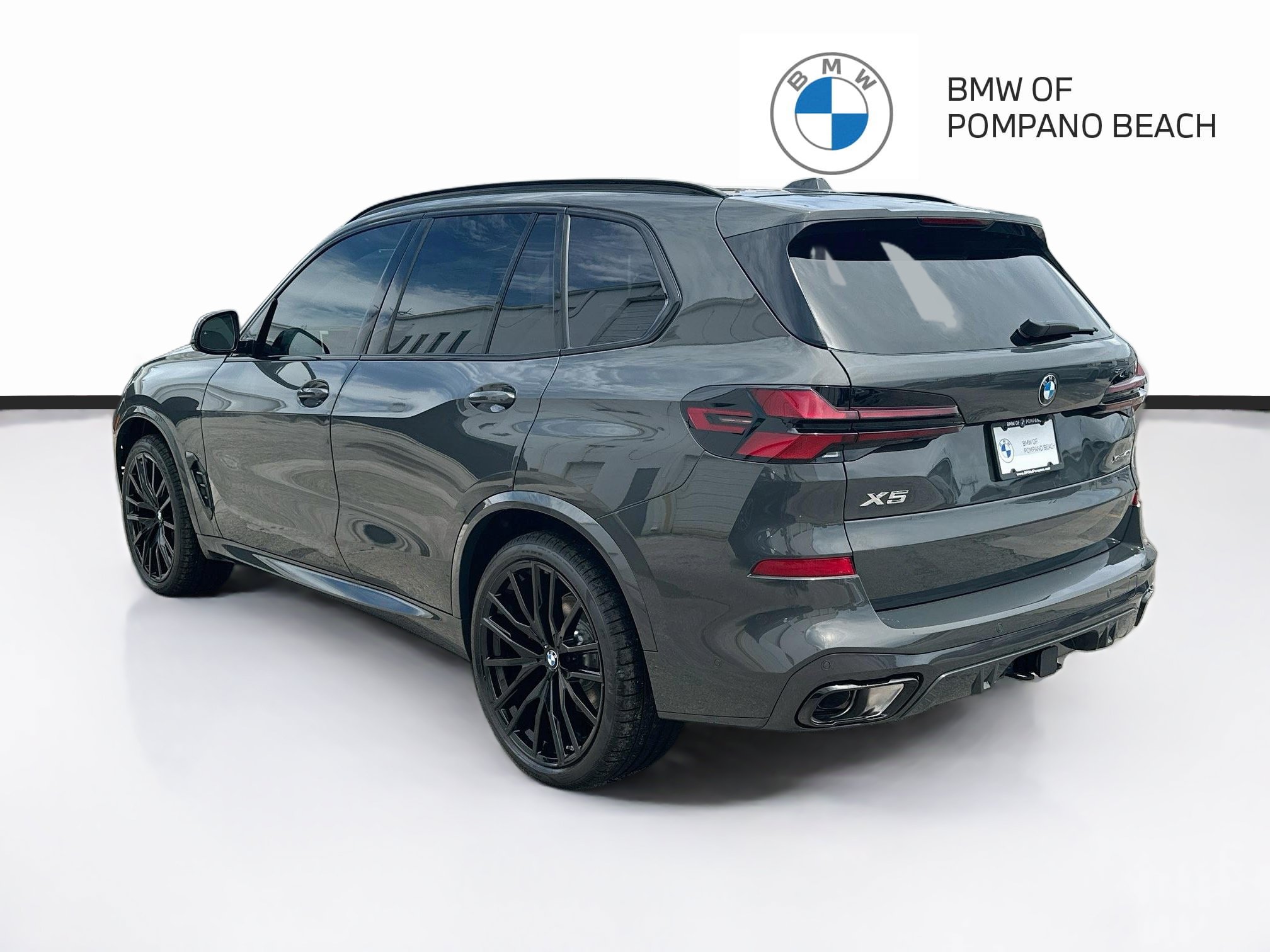New 2026 BMW X5 xDrive40i w/ M Sport Package AWD/4WD image 4