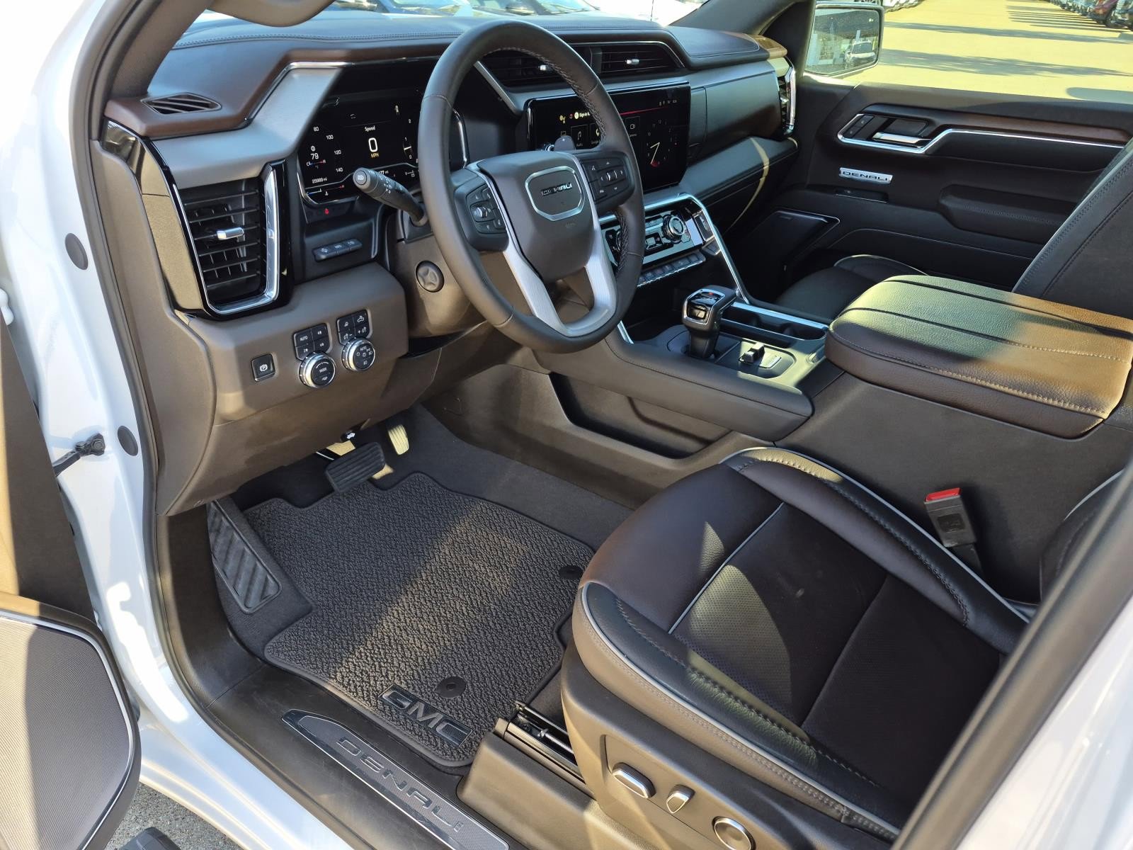 Certified 2025 GMC Sierra 1500 Denali w/ Denali Reserve Package AWD/4WD image 12
