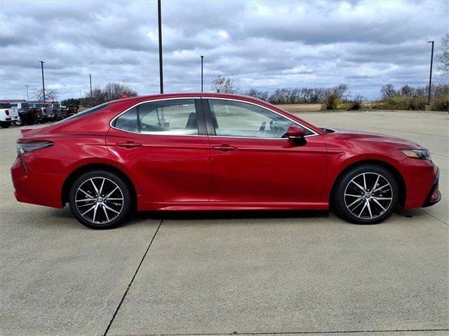Used 2023 Toyota Camry SE image 5