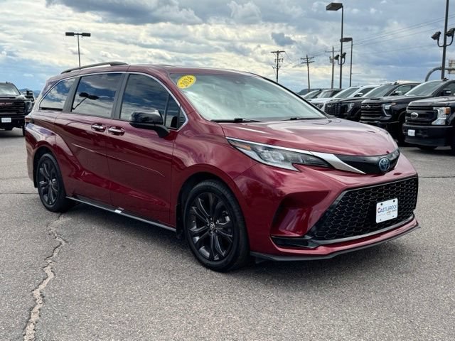 Used 2024 Toyota Sienna XSE FWD image 8
