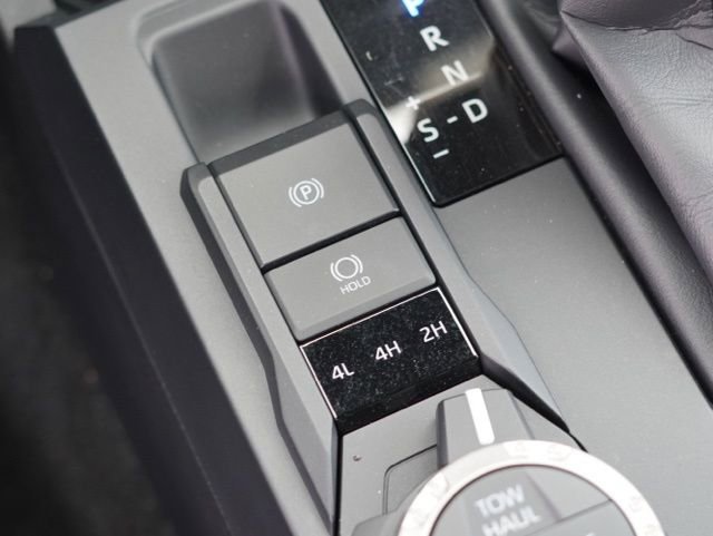 Certified 2025 Toyota Tacoma TRD Off-Road AWD/4WD image 38