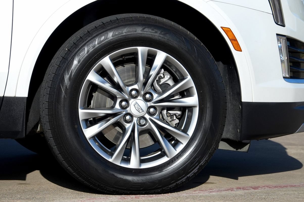 Used 2021 Cadillac XT5 Premium Luxury w/ LPO, Floor Liner Package FWD image 32