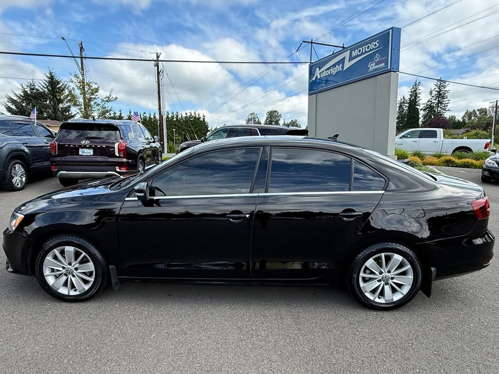 Used 2016 Volkswagen Jetta SE FWD image 2