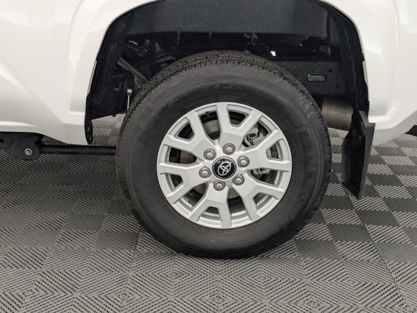 Used 2024 Toyota Tacoma SR5 AWD/4WD image 14