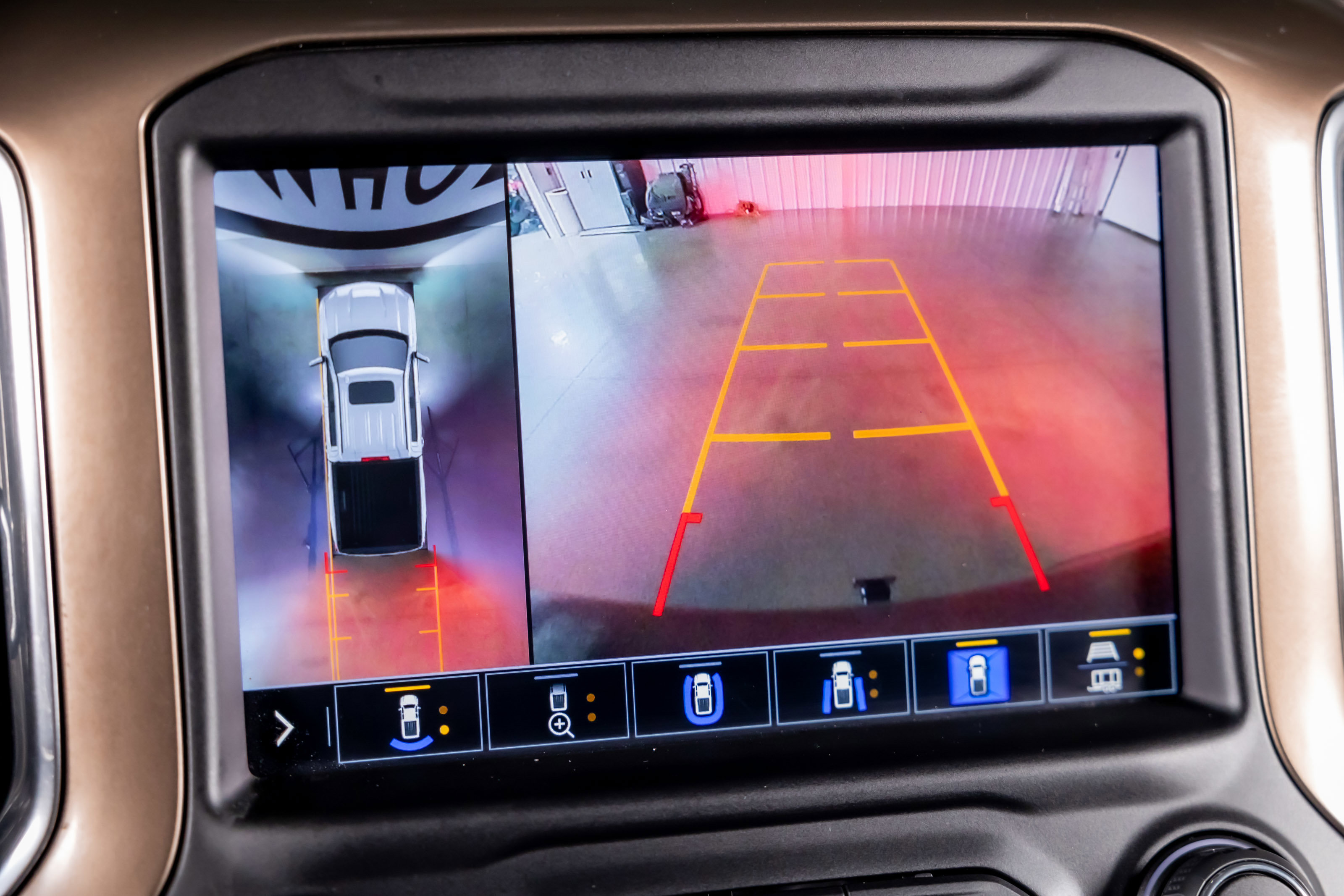 Used 2021 Chevrolet Silverado 1500 High Country w/ Technology Package image 11