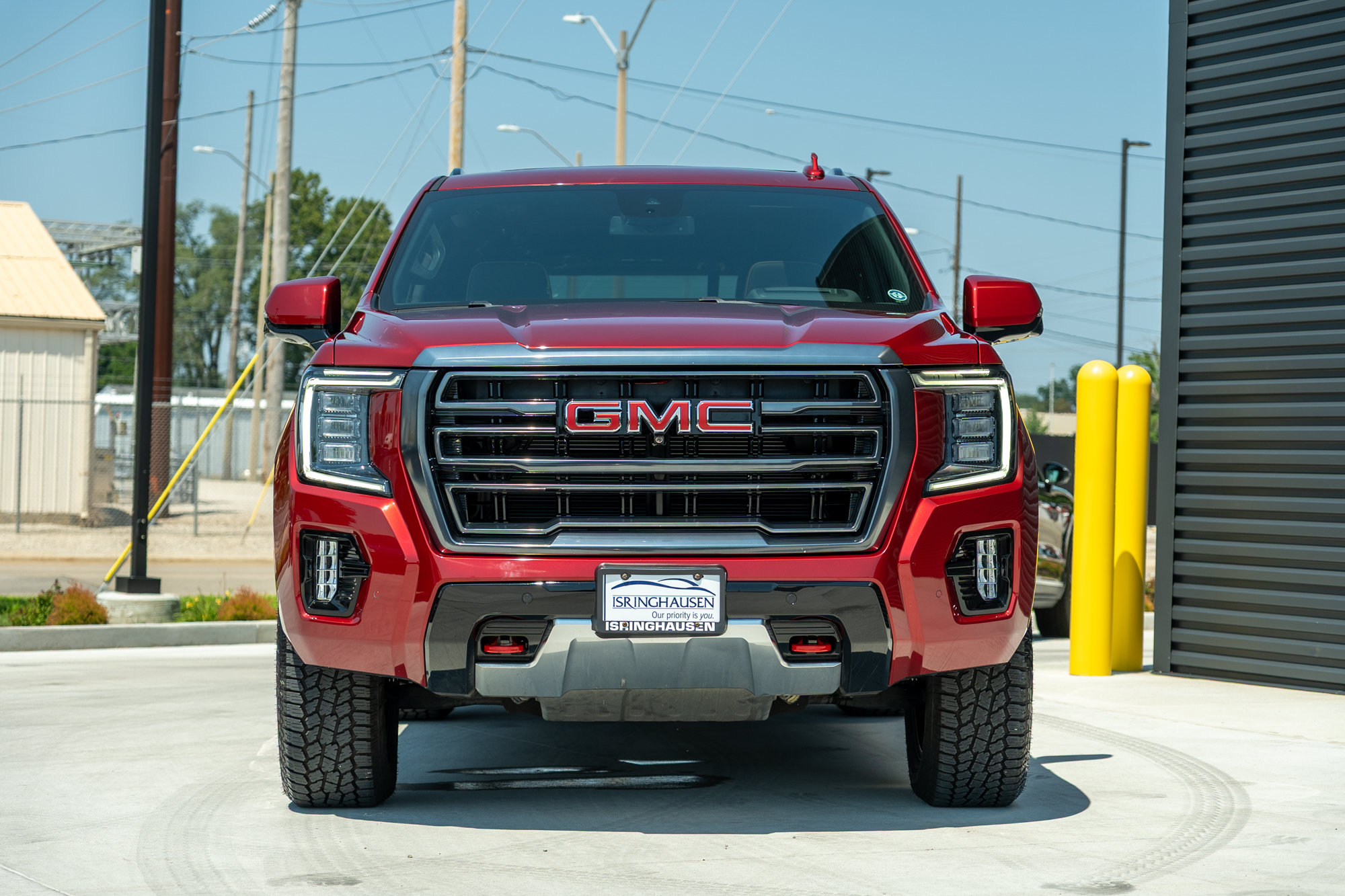Used 2023 GMC Yukon AT4 w/ AT4 Premium Plus Package AWD/4WD image 2