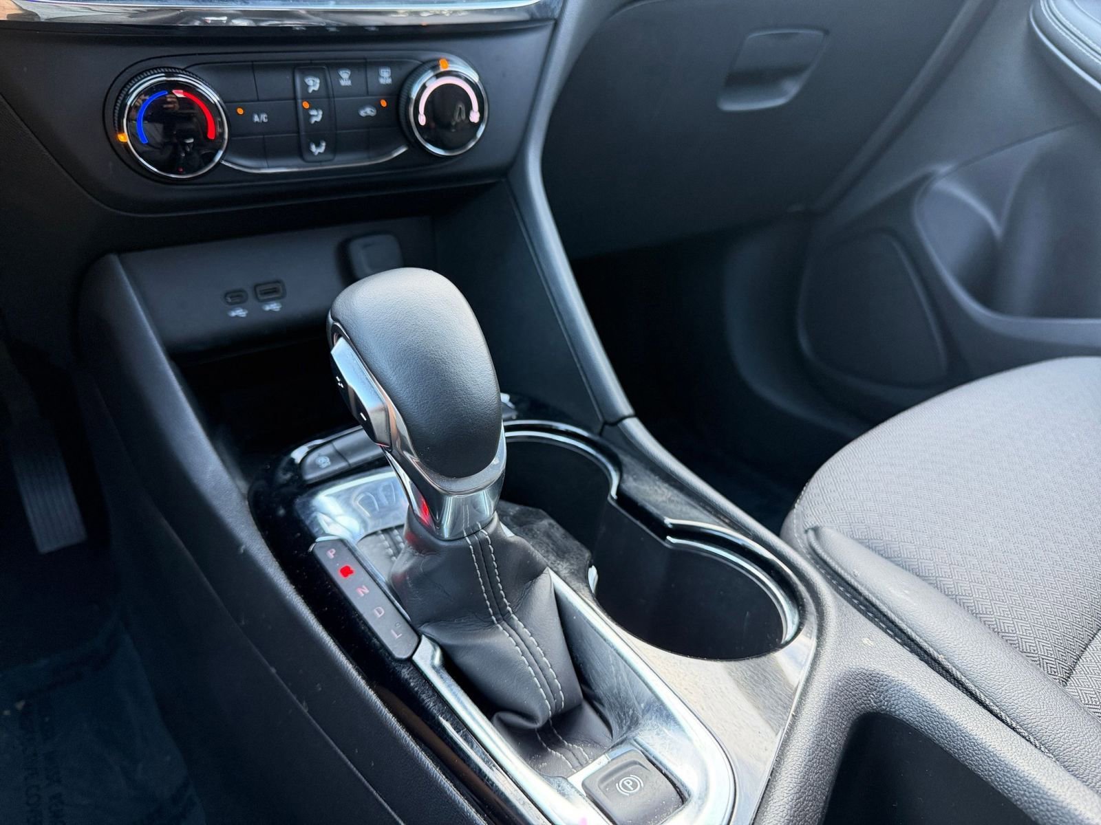 Used 2025 Buick Encore GX Preferred FWD image 40