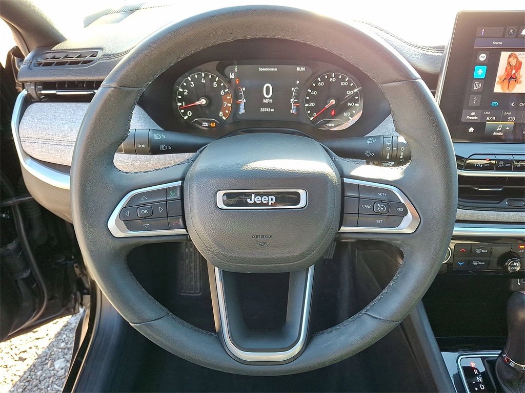 Used 2023 Jeep Compass Latitude image 16