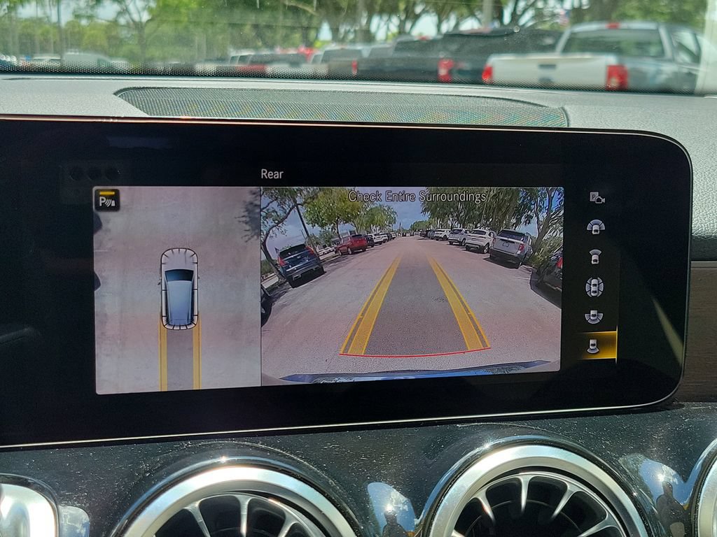Used 2023 Mercedes-Benz GLB 250 image 33