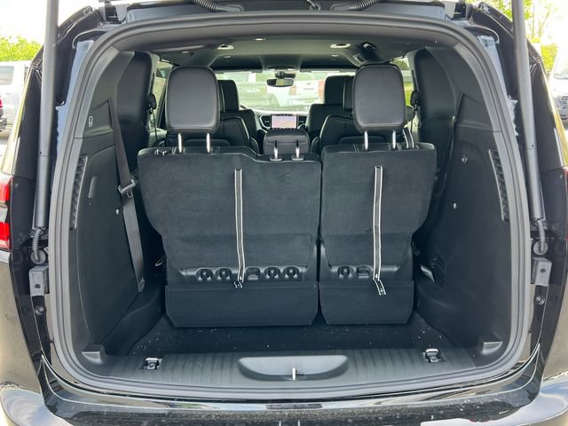 New 2027 Chrysler Pacifica Select w/ Family Tech Group AWD/4WD image 38