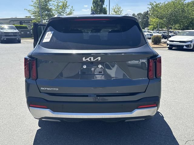 Certified 2024 Kia Sorento S FWD image 5